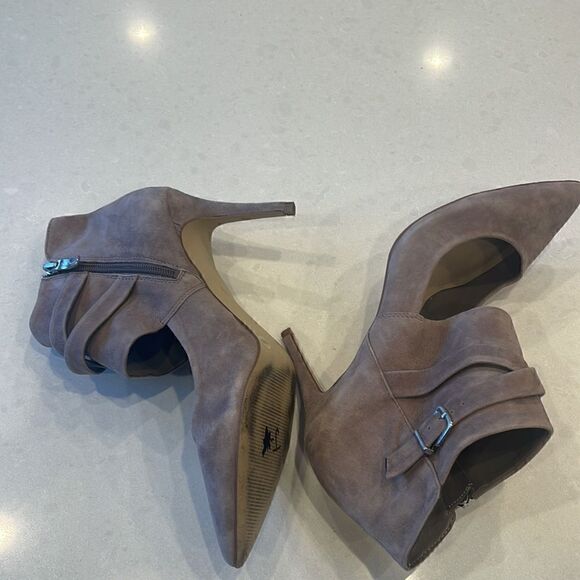 BCBG generation women’s shoes size 9.5 excellent condition neutral color pretty - Picture 8 of 9